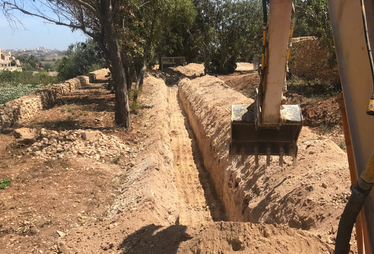 Trenching soil truck crawler